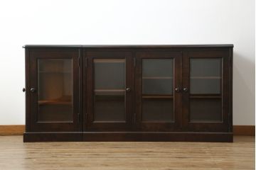 中古　美品!!　北海道民芸家具　落ち着いた深みのある色合いが美しいサイドボード(サイドキャビネット、戸棚、収納棚、リビングボード)(R-071456)