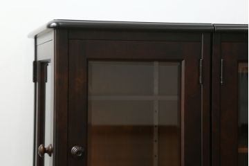 中古　美品!!　北海道民芸家具　落ち着いた深みのある色合いが美しいサイドボード(サイドキャビネット、戸棚、収納棚、リビングボード)(R-071456)