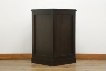 中古　美品!!　北海道民芸家具　落ち着いた深みのある色合いが美しいサイドボード(サイドキャビネット、戸棚、収納棚、リビングボード)(R-071456)