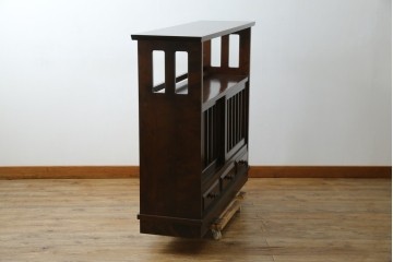 中古　北海道民芸家具　モダンな佇まいが魅力的な飾り棚　(R-071457)