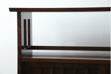 中古　北海道民芸家具　モダンな佇まいが魅力的な飾り棚　(R-071457)