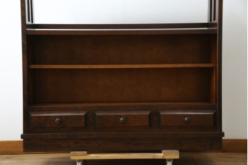 中古　北海道民芸家具　モダンな佇まいが魅力的な飾り棚　(R-071457)