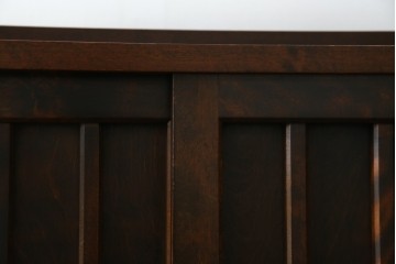 中古　北海道民芸家具　モダンな佇まいが魅力的な飾り棚　(R-071457)