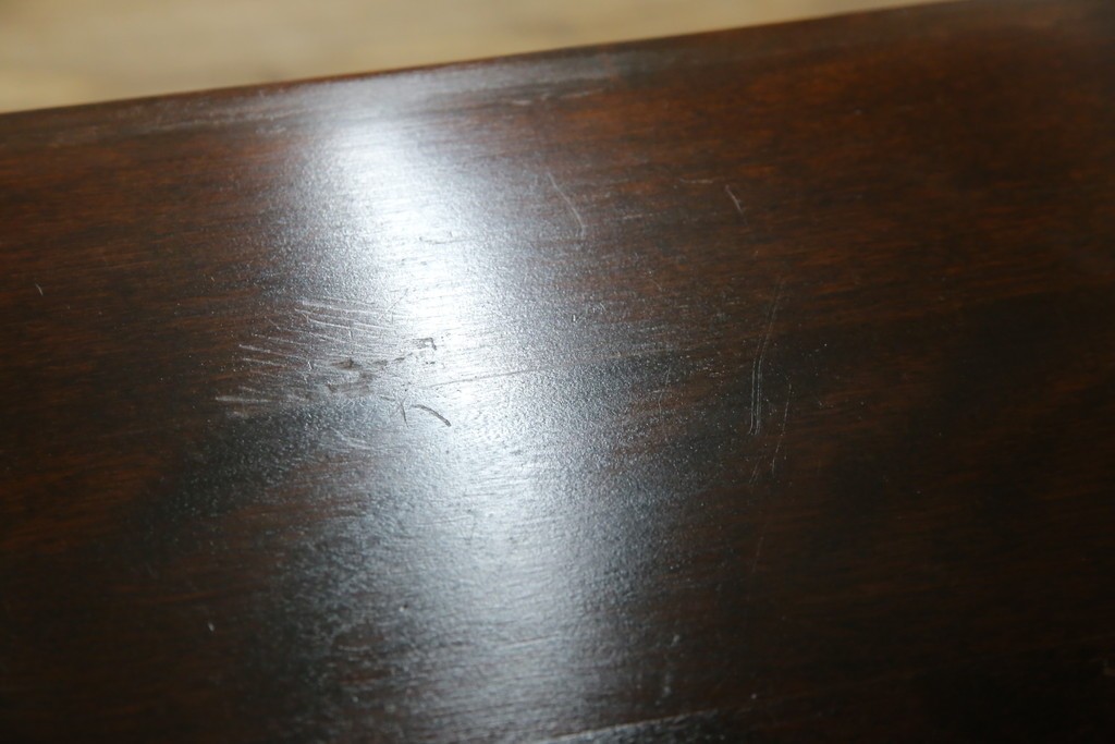 中古　北海道民芸家具　モダンな佇まいが魅力的な飾り棚　(R-071457)