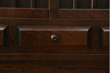 中古　北海道民芸家具　モダンな佇まいが魅力的な飾り棚　(R-071457)