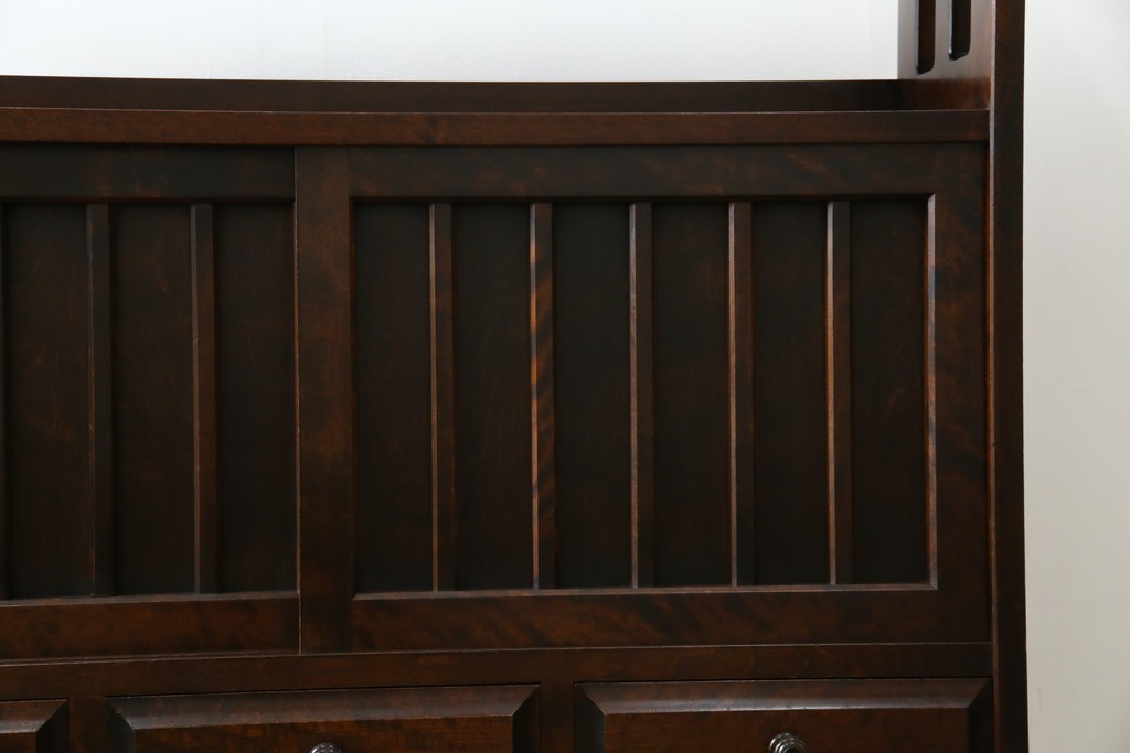 中古　北海道民芸家具　モダンな佇まいが魅力的な飾り棚　(R-071457)