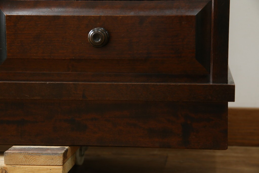 中古　北海道民芸家具　モダンな佇まいが魅力的な飾り棚　(R-071457)