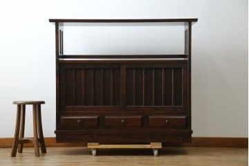 中古　北海道民芸家具　モダンな佇まいが魅力的な飾り棚　(R-071457)