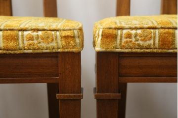 中古　DREXEL HERITAGE(ドレクセルヘリテイジ)　TRIUNE(トライユン)　クラシカルなデザインが魅力的なダイニングチェア4脚セット(サイドチェア、椅子、イス)(R-071461)