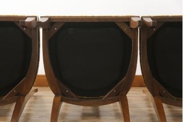 中古　DREXEL HERITAGE(ドレクセルヘリテイジ)　TRIUNE(トライユン)　クラシカルなデザインが魅力的なダイニングチェア4脚セット(サイドチェア、椅子、イス)(R-071461)