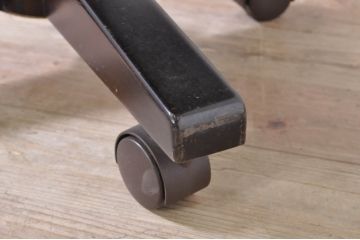 和製ビンテージ　希少　絶版品　北海道民芸家具　細部までこだわりが感じられるキャスター付き回転デスクチェア(キャプテンチェア、板座チェア、回転チェア、キャスターチェア、椅子、イス、ヴィンテージ、高さ調整可能)(R-071465)