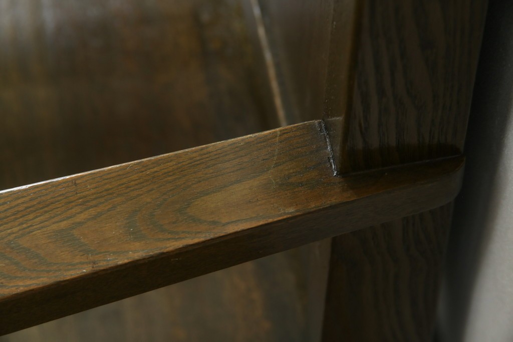 和製アンティーク　タモ材　ラワン材　ノスタルジックな雰囲気漂う古い教会のアームチェア2脚セット　(R-071466)