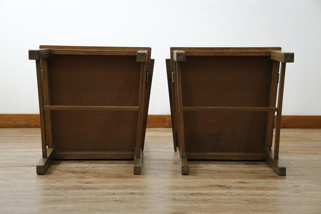 和製アンティーク　タモ材　ラワン材　ノスタルジックな雰囲気漂う古い教会のアームチェア2脚セット　(R-071466)