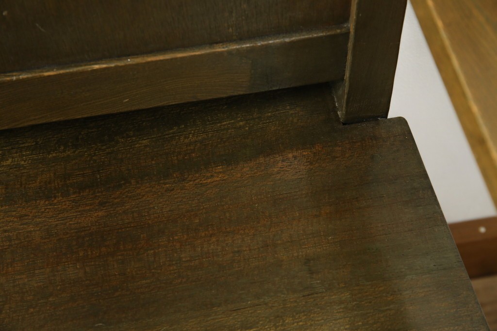 和製アンティーク　タモ材　ラワン材　ノスタルジックな雰囲気漂う古い教会のアームチェア2脚セット　(R-071466)