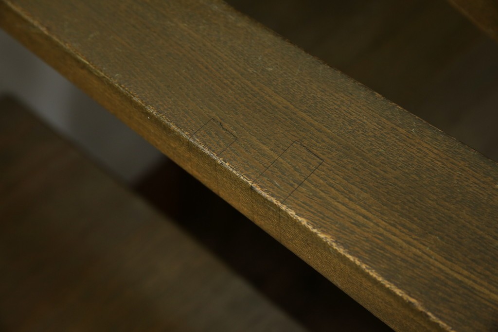 和製アンティーク　タモ材　ラワン材　ノスタルジックな雰囲気漂う古い教会のアームチェア2脚セット　(R-071466)