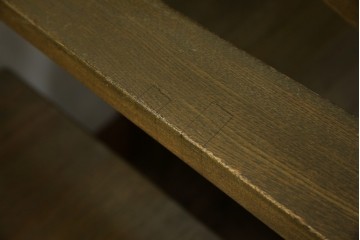 和製アンティーク　タモ材　ラワン材　ノスタルジックな雰囲気漂う古い教会のアームチェア2脚セット　(R-071466)