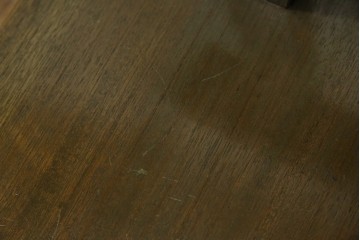 和製アンティーク　タモ材　ラワン材　ノスタルジックな雰囲気漂う古い教会のアームチェア2脚セット　(R-071466)