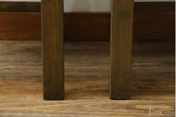 和製アンティーク　タモ材　ラワン材　ノスタルジックな雰囲気漂う古い教会のアームチェア2脚セット　(R-071466)