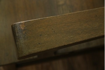 和製アンティーク　タモ材　ラワン材　ノスタルジックな雰囲気漂う古い教会のアームチェア　(R-071467)