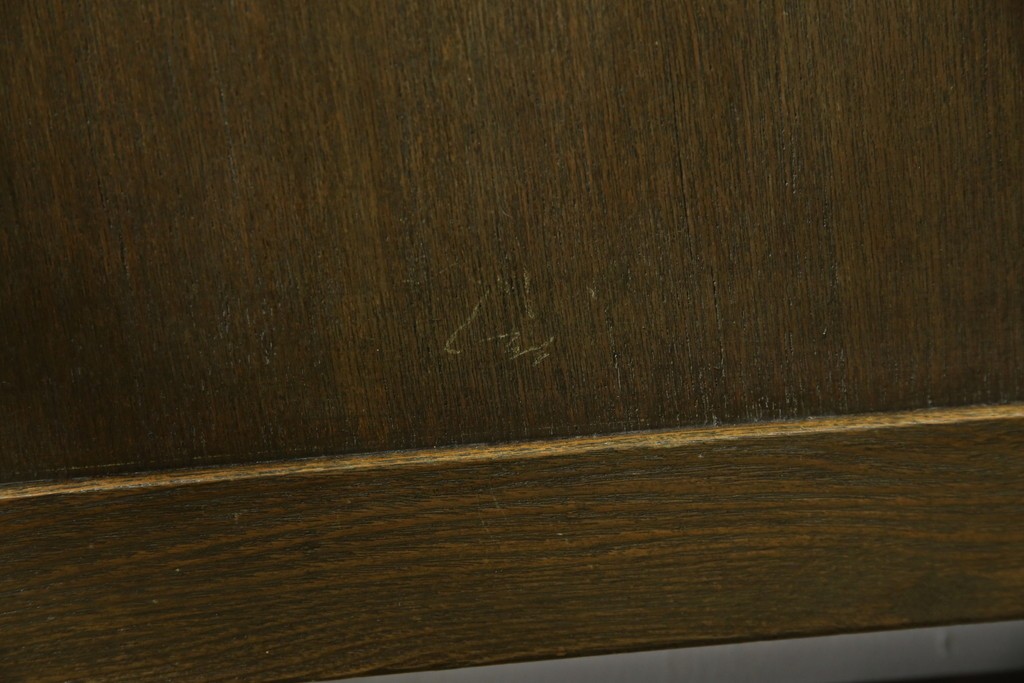 和製アンティーク　タモ材　ラワン材　ノスタルジックな雰囲気漂う古い教会のアームチェア　(R-071467)