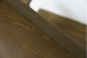 和製アンティーク　タモ材　ラワン材　ノスタルジックな雰囲気漂う古い教会のアームチェア　(R-071467)