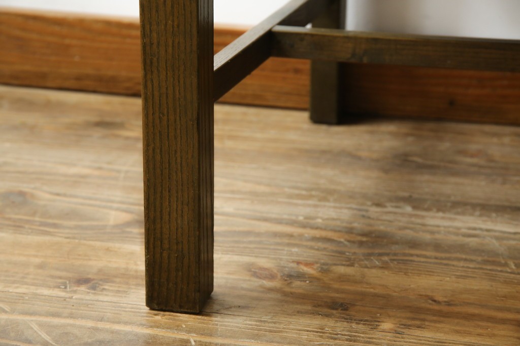 和製アンティーク　タモ材　ラワン材　ノスタルジックな雰囲気漂う古い教会のアームチェア　(R-071467)