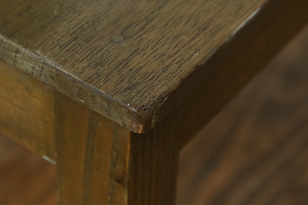 和製アンティーク　タモ材　ラワン材　ノスタルジックな雰囲気漂う古い教会のアームチェア　(R-071467)