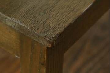 和製アンティーク　タモ材　ラワン材　ノスタルジックな雰囲気漂う古い教会のアームチェア　(R-071467)