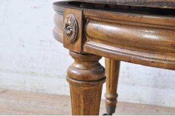 中古　DREXEL HERITAGE(ドレクセルヘリテイジ)　品のある佇まいが魅力的な回転チェア(アームチェア、デスクチェア、回転椅子、一人掛けソファ、1人掛けソファ、1Pソファ、椅子、イス)(R-071468)