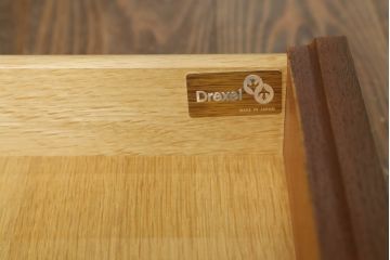 中古　DREXEL HERITAGE(ドレクセルヘリテイジ)　品のある佇まいが美しいサイドテーブル(電話台、ナイトテーブル、コンソールテーブル)(R-071471)