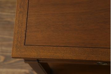 中古　DREXEL HERITAGE(ドレクセルヘリテイジ)　品のある佇まいが美しいサイドテーブル(電話台、ナイトテーブル、コンソールテーブル)(R-071471)