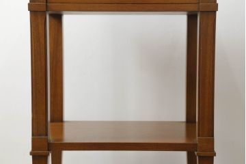中古　DREXEL HERITAGE(ドレクセルヘリテイジ)　品のある佇まいが美しいサイドテーブル(電話台、ナイトテーブル、コンソールテーブル)(R-071471)