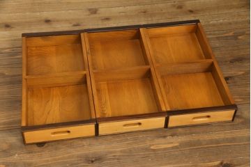 中古　美品　総欅(ケヤキ)材　明るい木の色味がお部屋を華やかに彩る囲炉裏テーブル(火鉢、木製火鉢、長火鉢、座卓、ローテーブル)(R-071475)