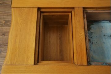 中古　美品　総欅(ケヤキ)材　明るい木の色味がお部屋を華やかに彩る囲炉裏テーブル(火鉢、木製火鉢、長火鉢、座卓、ローテーブル)(R-071475)
