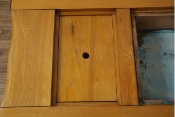 中古　美品　総欅(ケヤキ)材　明るい木の色味がお部屋を華やかに彩る囲炉裏テーブル(火鉢、木製火鉢、長火鉢、座卓、ローテーブル)(R-071475)