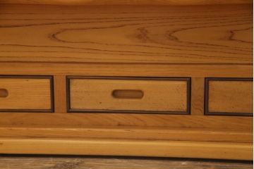 中古　美品　総欅(ケヤキ)材　明るい木の色味がお部屋を華やかに彩る囲炉裏テーブル(火鉢、木製火鉢、長火鉢、座卓、ローテーブル)(R-071475)