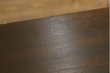 和製アンティーク　上手物!!　銅金具　三方欅(ケヤキ)材　前面玉杢　懐かしい雰囲気漂う小振りな茶箪笥(違い棚、食器棚、飾り棚、茶棚、収納棚、戸棚、キャビネット)(R-071478)