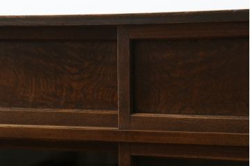 和製アンティーク　上手物!!　銅金具　三方欅(ケヤキ)材　前面玉杢　懐かしい雰囲気漂う小振りな茶箪笥(違い棚、食器棚、飾り棚、茶棚、収納棚、戸棚、キャビネット)(R-071478)