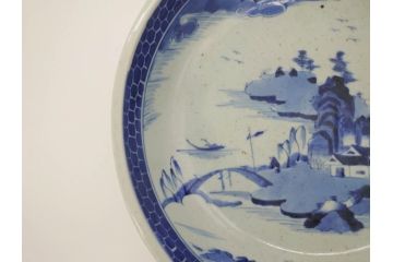 江戸後期　古伊万里　山水の図　約31cm　1尺　落ち着いた風景の染付に癒される大鉢(一尺、深皿、和食器)(R-071489)