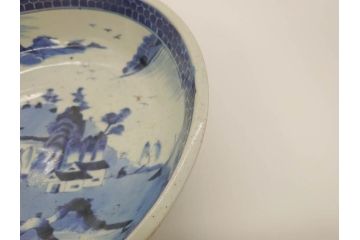 江戸後期　古伊万里　山水の図　約31cm　1尺　落ち着いた風景の染付に癒される大鉢(一尺、深皿、和食器)(R-071489)