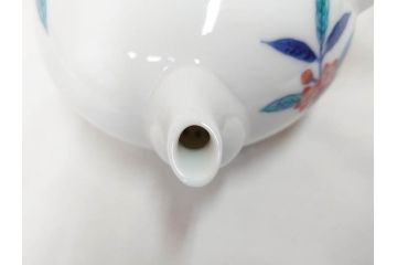 今泉今右衛門　錦桃絵　鮮やかな色合いの桃絵が美しい茶器セット(急須、湯呑み5客、湯のみ、茶道具、色鍋島、色絵、和食器、共箱付き)(R-071494)