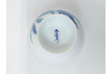 今泉今右衛門　錦桃絵　鮮やかな色合いの桃絵が美しい茶器セット(急須、湯呑み5客、湯のみ、茶道具、色鍋島、色絵、和食器、共箱付き)(R-071494)