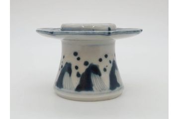 江戸期　古伊万里　波文　染付　繊細に描かれたデザインが目を惹く盃台(酒器、杯台、懐石道具、渡盞)(R-071495)