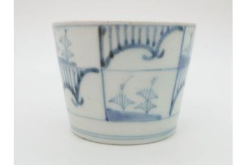 江戸後期　古伊万里　染付　枠絵羊歯文　優しい色合いが魅力的なそば猪口3客セット(シダ、蕎麦猪口、湯呑み、湯のみ、和食器)(R-071496)