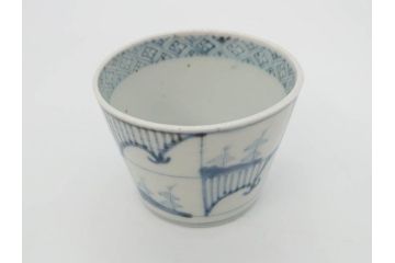 江戸後期　古伊万里　染付　枠絵羊歯文　優しい色合いが魅力的なそば猪口3客セット(シダ、蕎麦猪口、湯呑み、湯のみ、和食器)(R-071496)