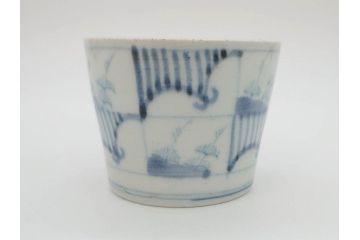 江戸後期　古伊万里　染付　枠絵羊歯文　優しい色合いが魅力的なそば猪口3客セット(シダ、蕎麦猪口、湯呑み、湯のみ、和食器)(R-071497)