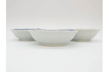 江戸期　古伊万里　染付　編笠文　約15cm　4.9寸　珍しい図柄と藍色の濃淡が印象的な八角皿3枚セット(編み笠、傘、カサ、かさ、変形皿、深皿、和皿、和食器、四寸九分)(R-071499)