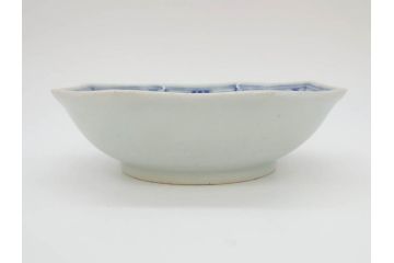 江戸期　古伊万里　染付　編笠文　約15cm　4.9寸　珍しい図柄と藍色の濃淡が印象的な八角皿3枚セット(編み笠、傘、カサ、かさ、変形皿、深皿、和皿、和食器、四寸九分)(R-071499)