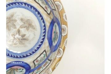 上手物　明治期　伊万里　金彩　染付　窓絵　約19cm　6.2寸　緻密に描かれた上品な絵柄が美しい深鉢(もみじ、紅葉、モミジ、草花、深皿、和皿、和食器、六寸二分)(R-071501)