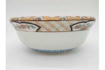上手物　明治期　伊万里　金彩　染付　窓絵　約19cm　6.2寸　緻密に描かれた上品な絵柄が美しい深鉢(もみじ、紅葉、モミジ、草花、深皿、和皿、和食器、六寸二分)(R-071501)